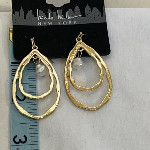 Nicole Miller Gold Tone Double Oval Hoop Simulated Pearl Earrings NEW - Picture 5 of 6